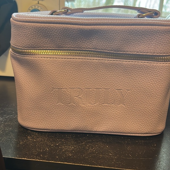 Truly Beauty Bundle - Picture 6 of 6